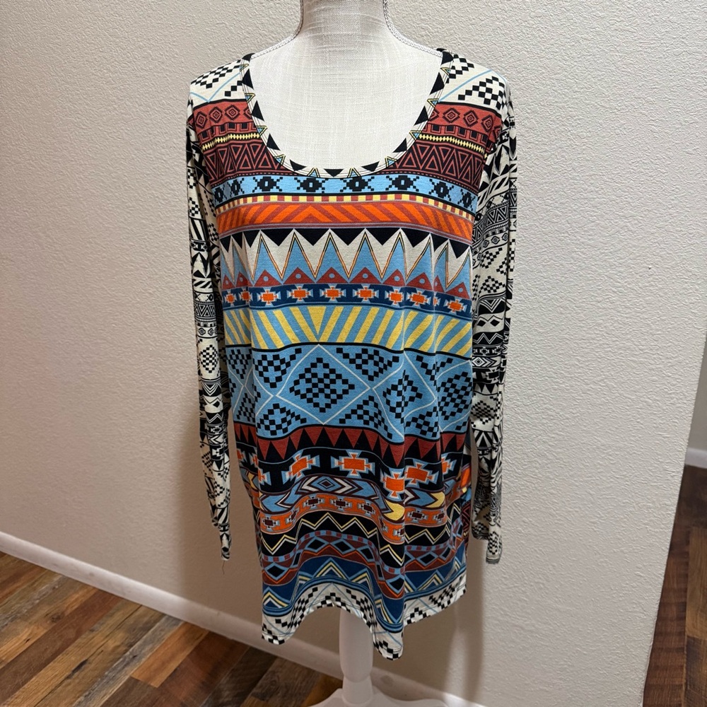 🤠 3/$20 LuLaRoe Lynnae long-sleeved multicolor Southwestern/Aztec print - 3XL